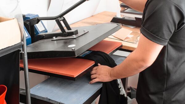 Papier de transfert BRANOperl pour l'impression par transfert, offrant d'excellentes propriétés de décollement pour des résultats reproductibles et des processus stables Papier de transfert BRANOperl pour l'impression par transfert, offrant d'excellentes propriétés de décollement pour des résultats reproductibles et des processus stables
