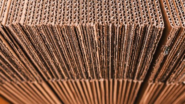 BRANOperl : papier de séparation pour carton ondulé adhérent Papier de séparation BRANOperl utilisé dans la production de carton ondulé pour éviter les adhérences et garantir des résultats de transformation impeccables.