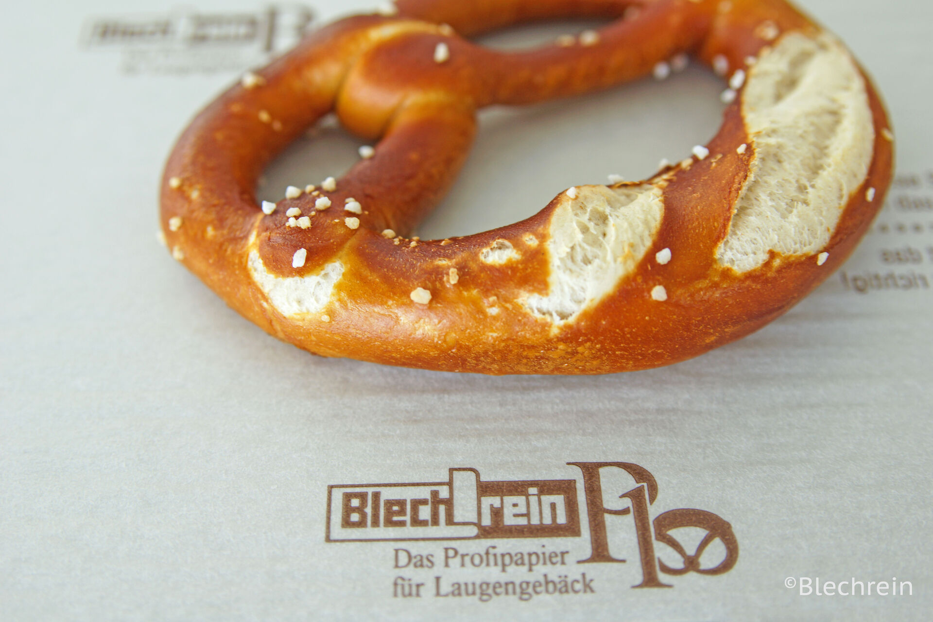 bretzel sur Blechrein papier sulfurisé bretzel sur Blechrein papier sulfurisé