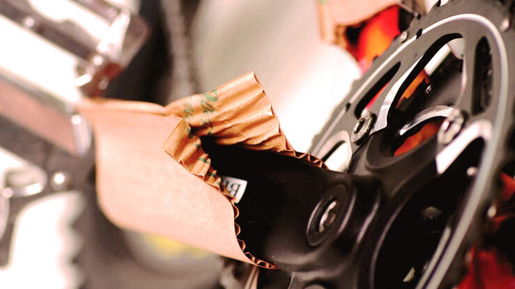 BRANOseal corrugated cardboard reliably protects sensitive bicycle parts from scratches and transport damage during storage and shipping.